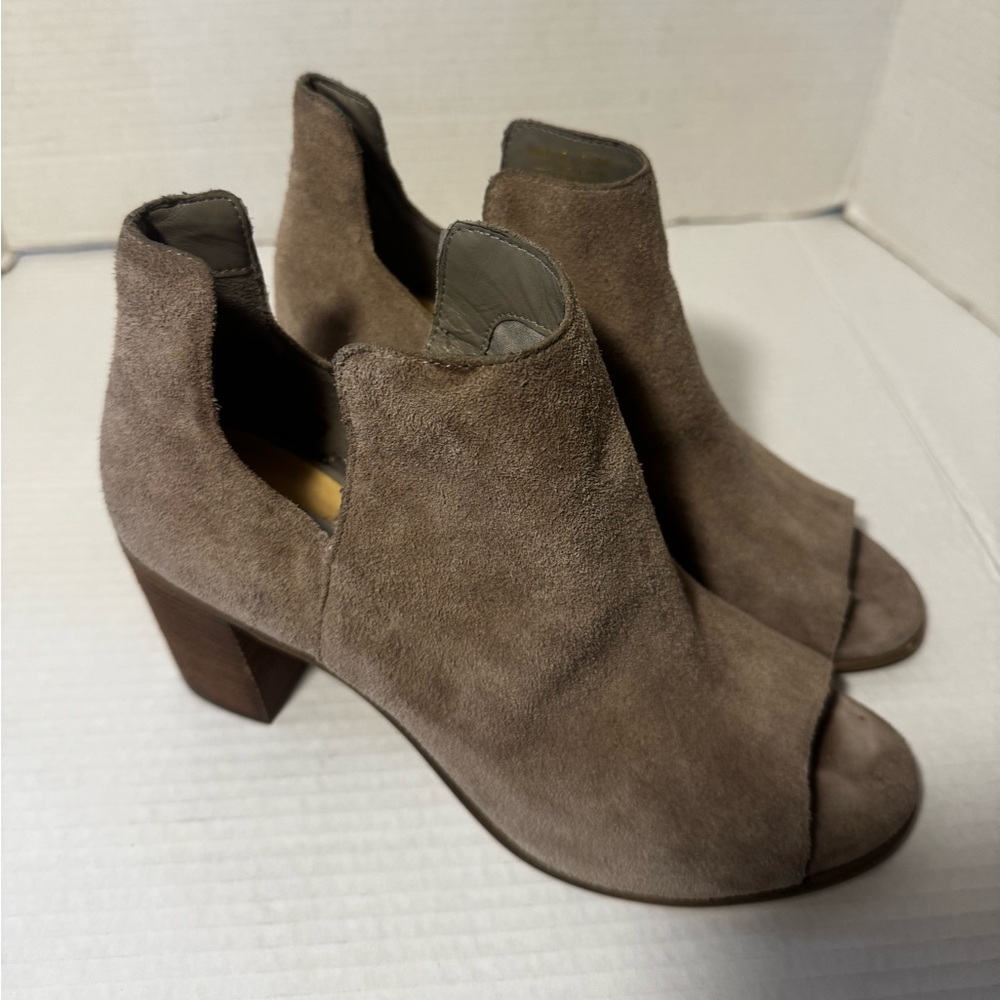 Steve Madden Taupe Suede Heeled Boots